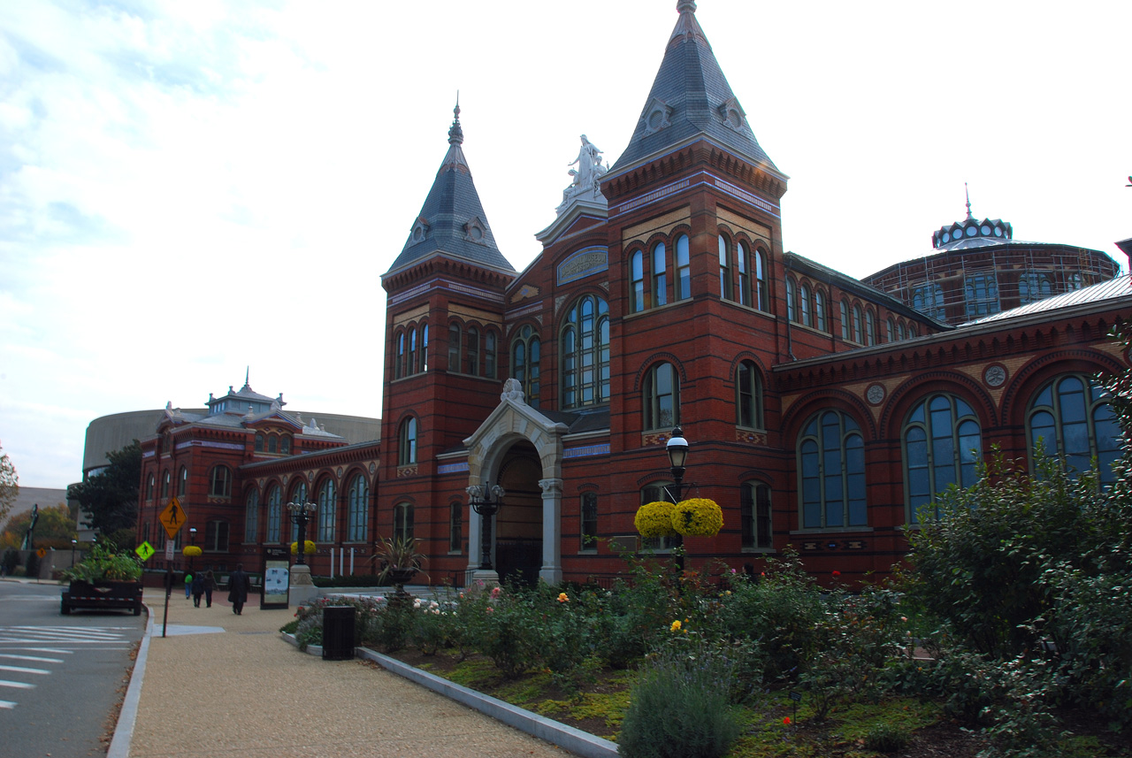 2010-11-03, 022, Smithsonian Castle, Washington, DC