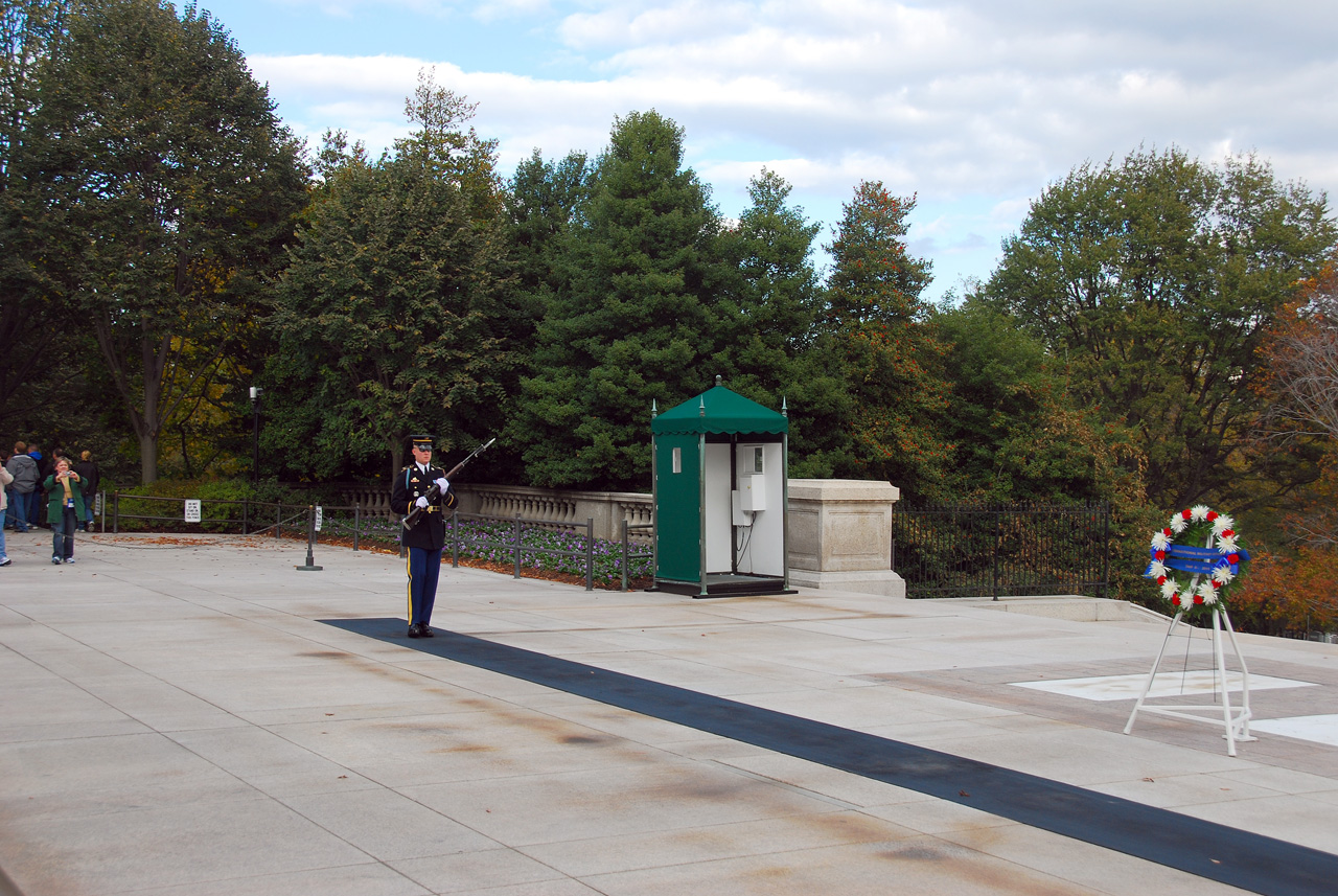 2010-11-05, 037, Arlington Cemetery - Tomb of the Unknowns, Washington, DC