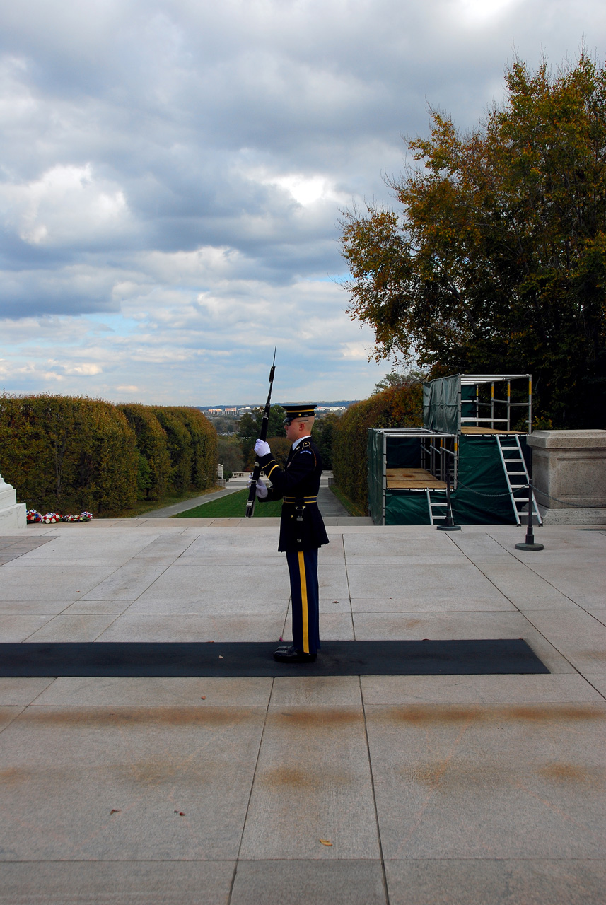 2010-11-05, 039, Arlington Cemetery - Tomb of the Unknowns, Washington, DC