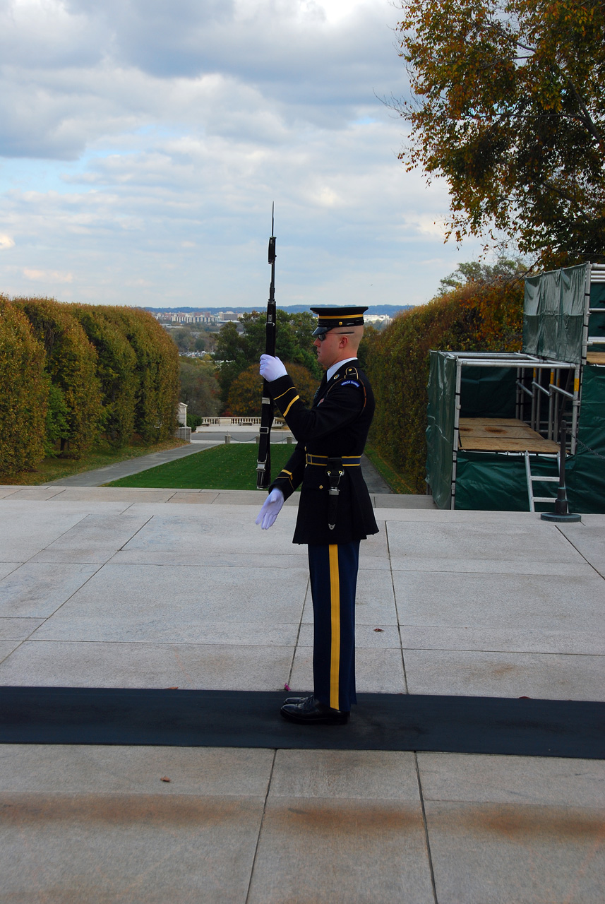 2010-11-05, 045, Arlington Cemetery - Tomb of the Unknowns, Washington, DC