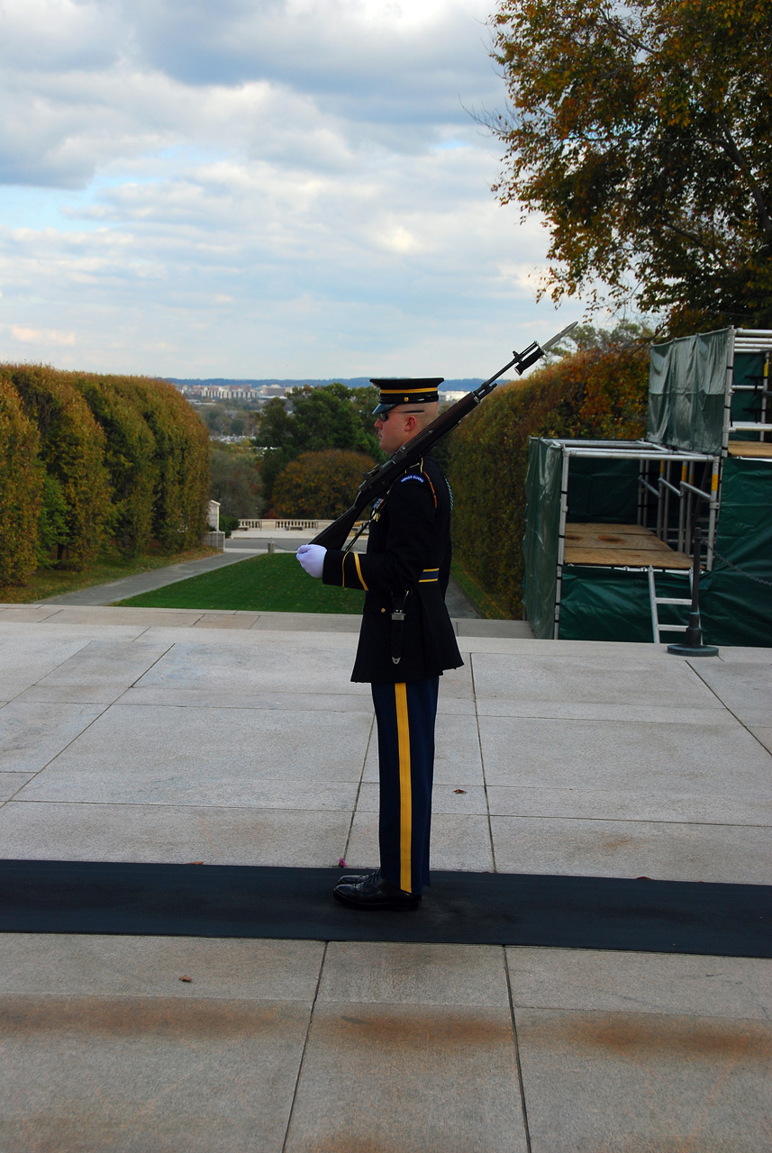 2010-11-05, 049, Arlington Cemetery - Tomb of the Unknowns, Washington, DC