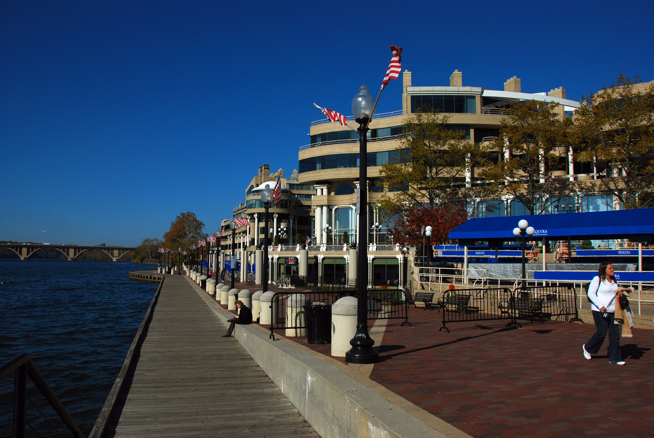 2010-11-09, 005, Georgetown Section, Washington, DC