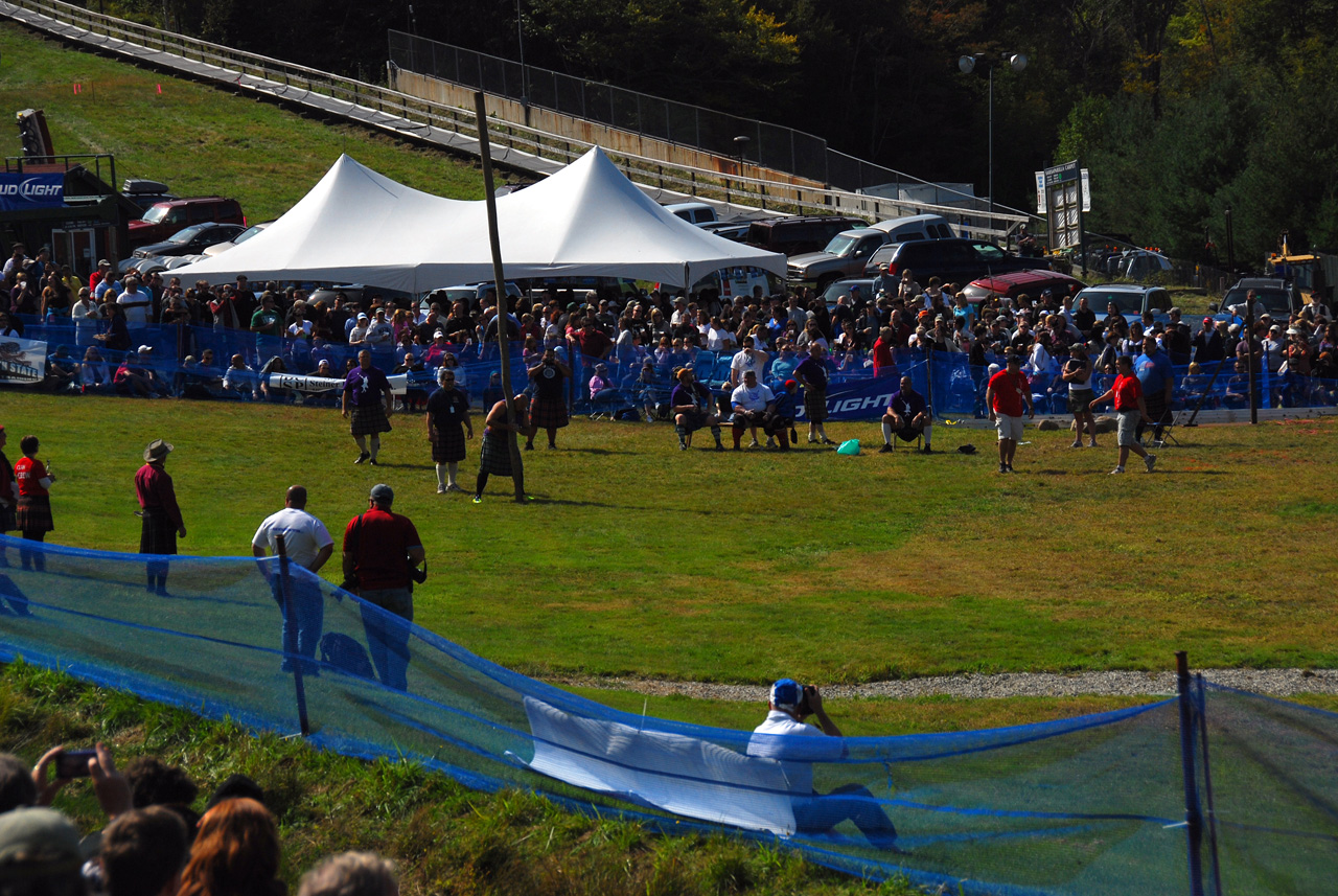 2011-09-17, 215, Pole Toss, The Highland Games