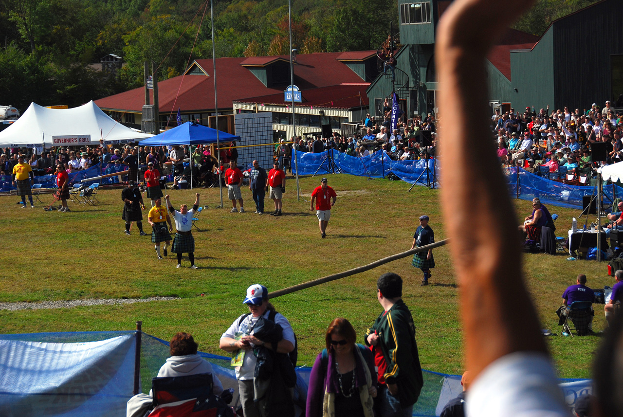 2011-09-17, 256, Pole Toss, The Highland Games