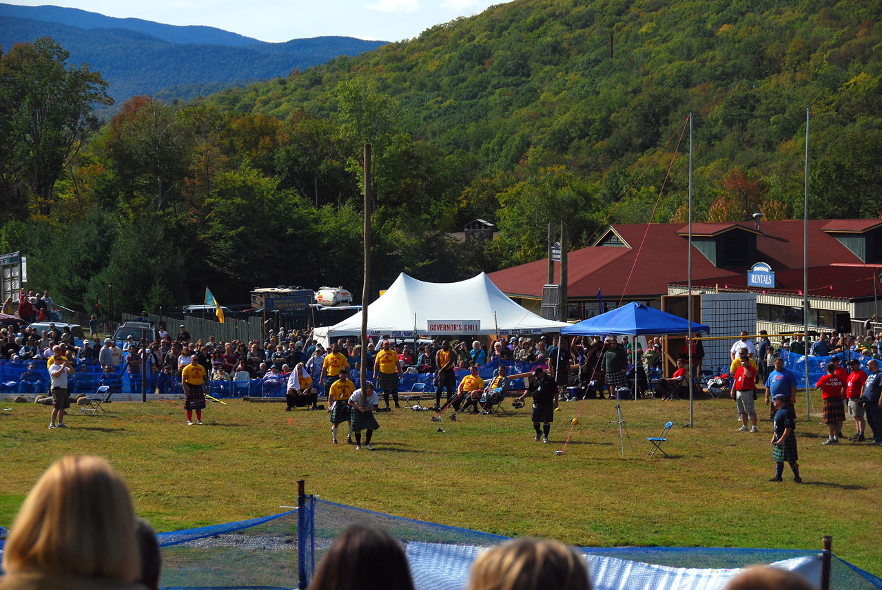 2011-09-17, 321, Pole Toss, The Highland Games