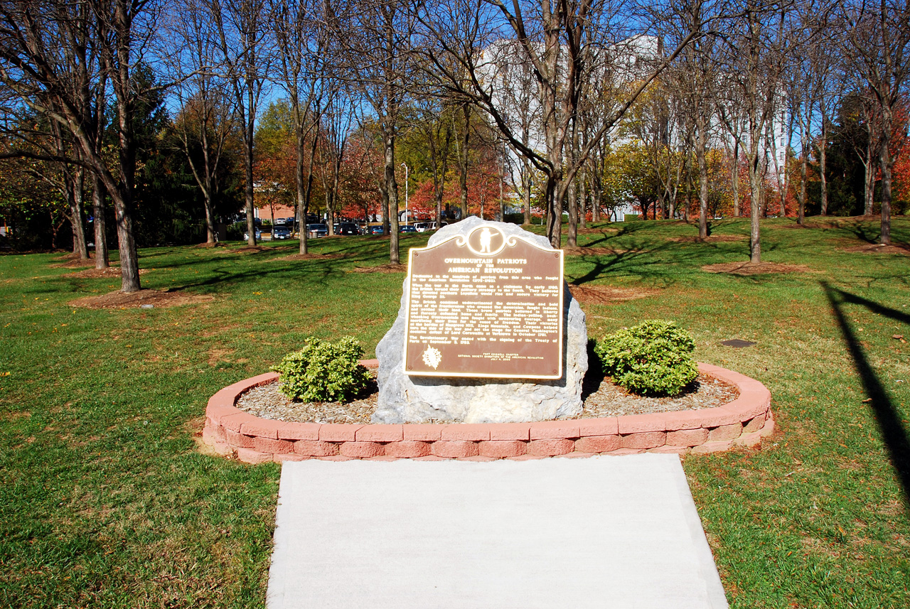 2011-10-24, 013, American Revolution Monument, Bristol, TN-VA