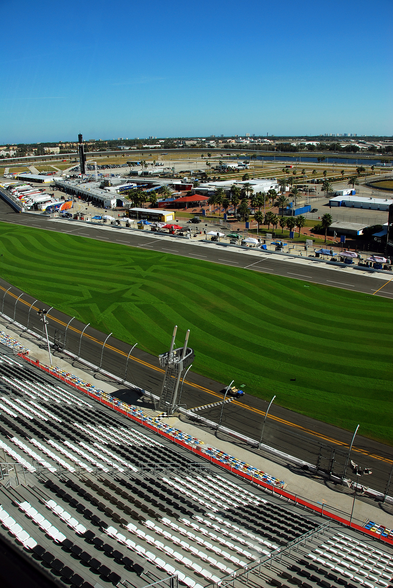 2011-12-07, 082, Daytona International Speedway