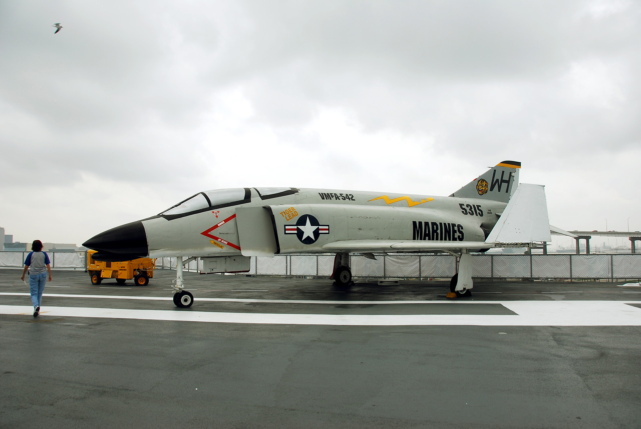 2012-02-15, 046, USS Lexington