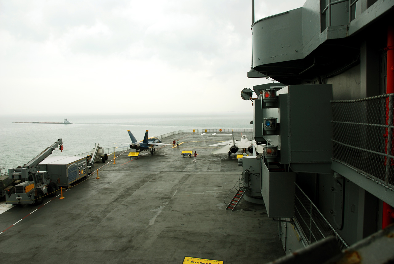 2012-02-15, 049, USS Lexington