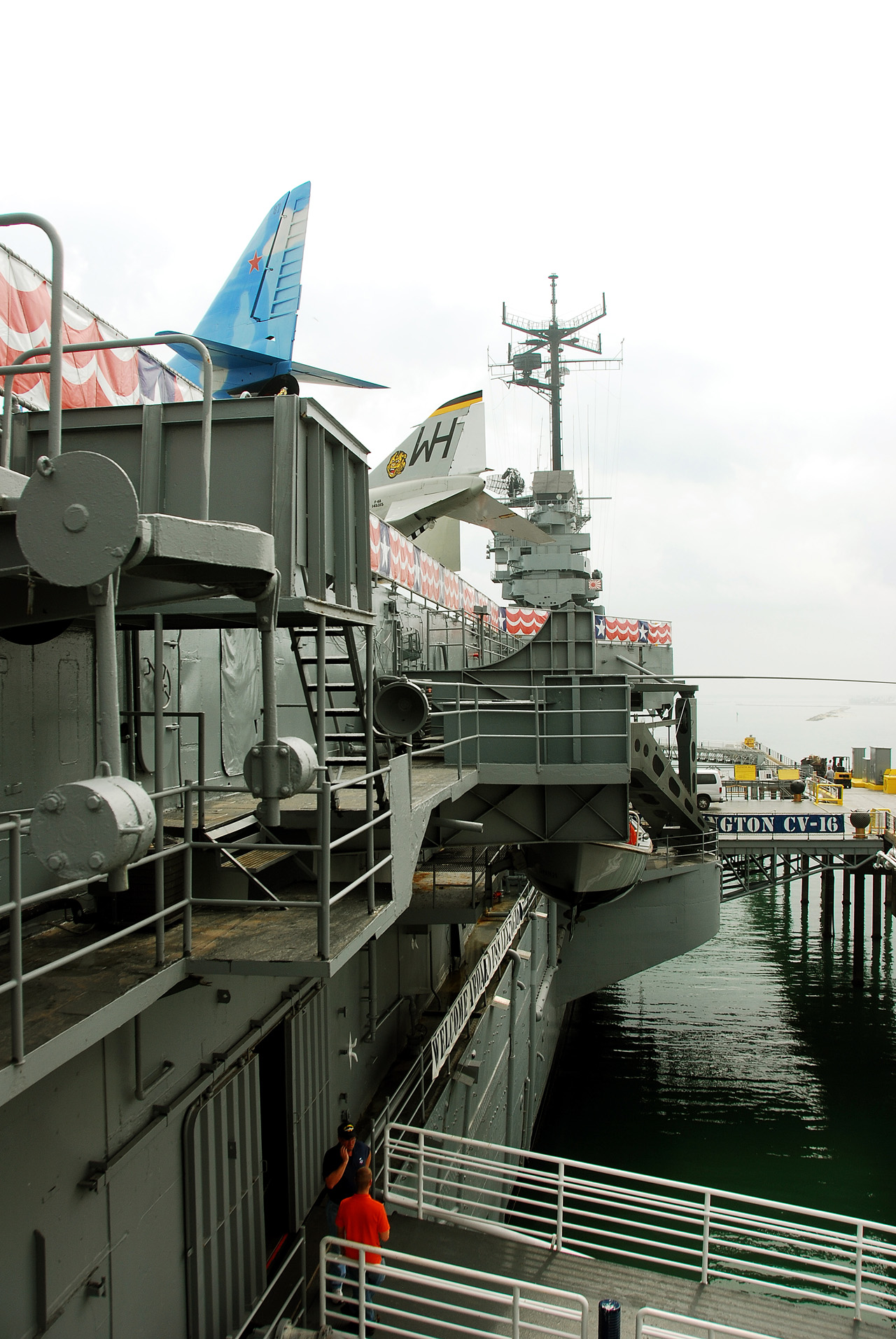2012-02-15, 064, USS Lexington