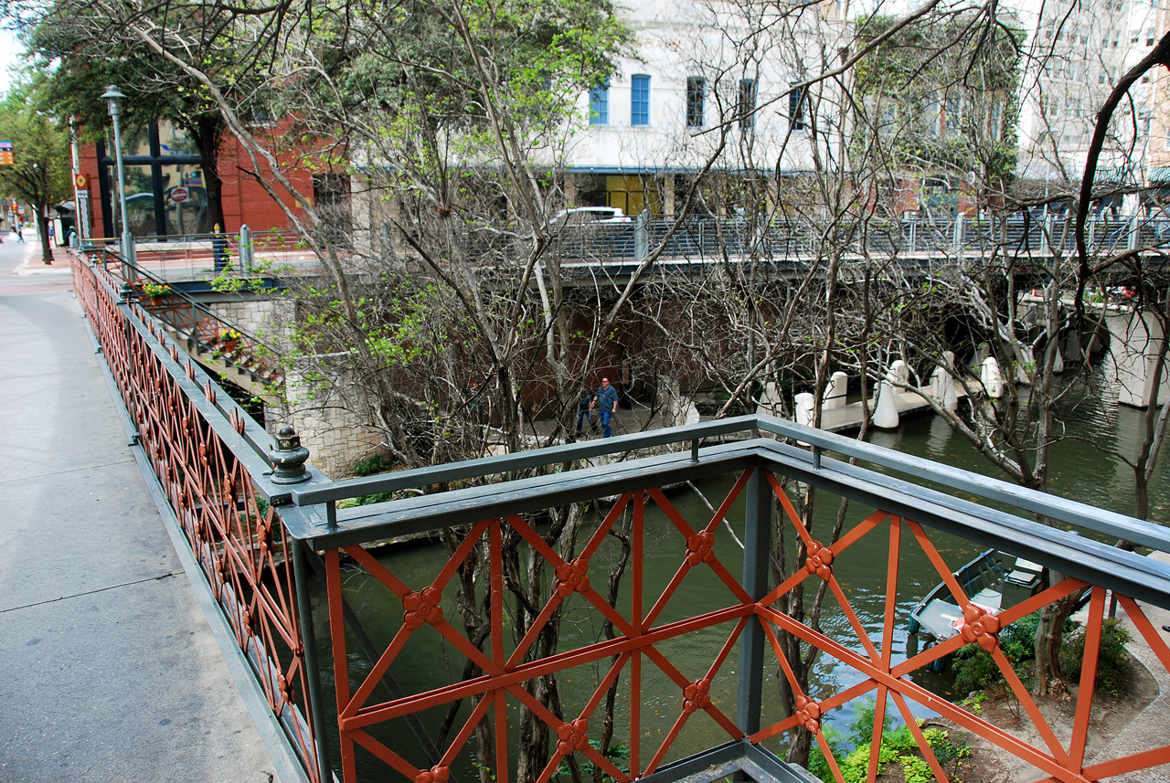 2012-03-06, 002, River Walk