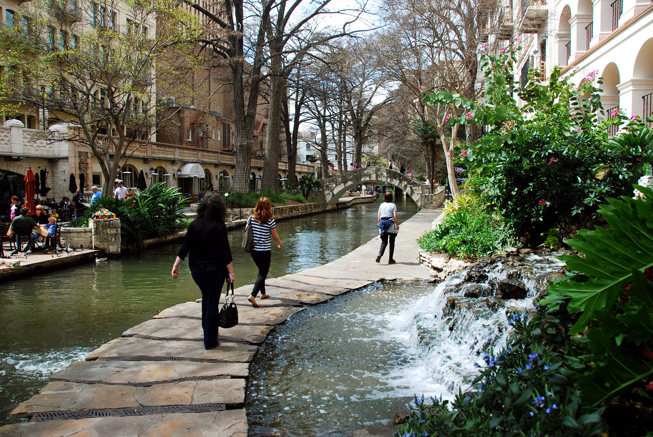 2012-03-06, 008, River Walk