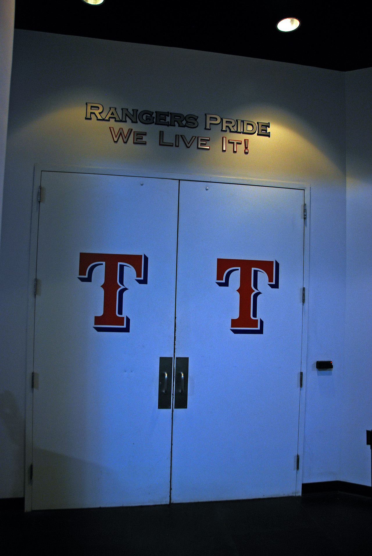 2012-03-21, 031, Texas Rangers Tour