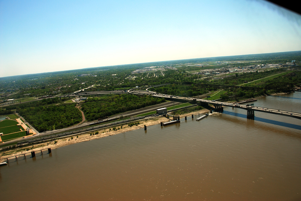 2012-04-09, 011, Looking East from the Top, MO