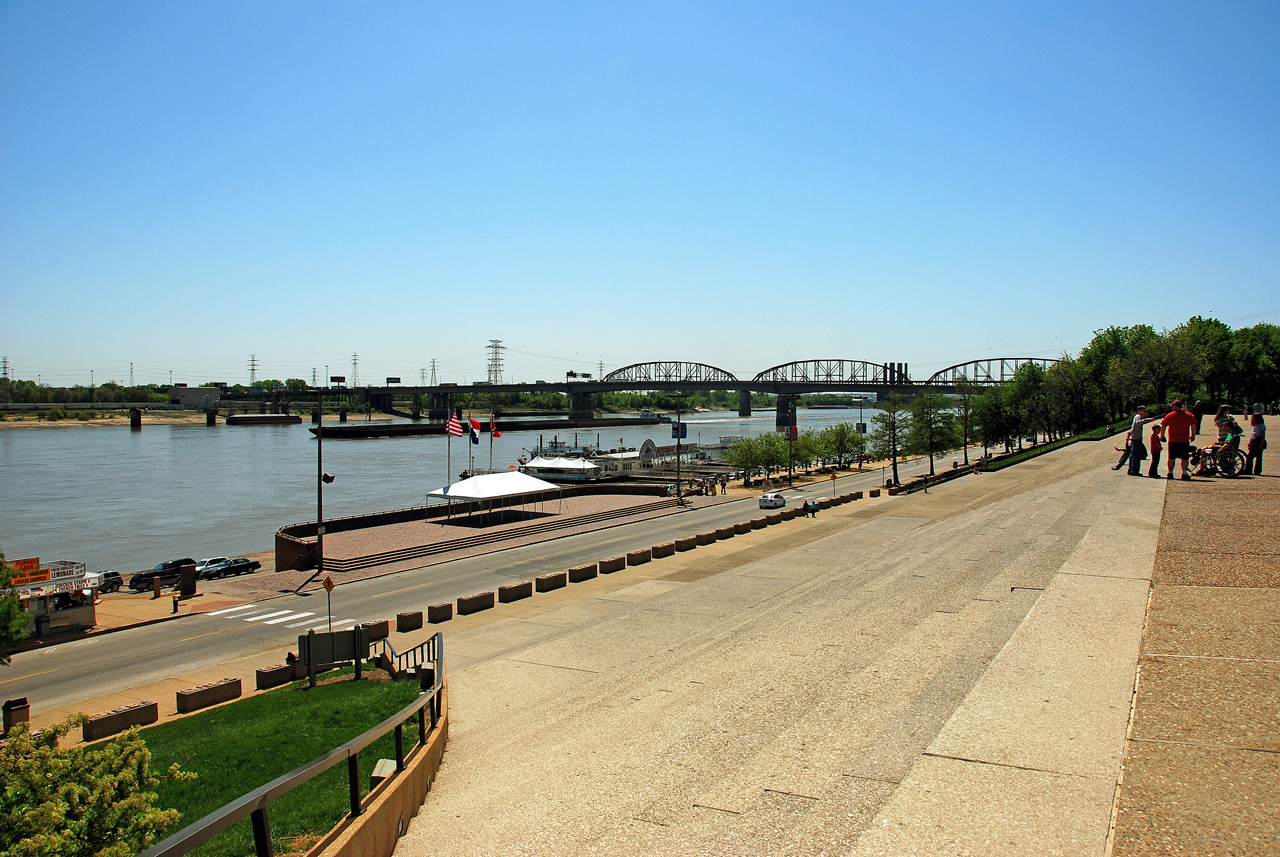 2012-04-09, 001, The Mississippi, MO