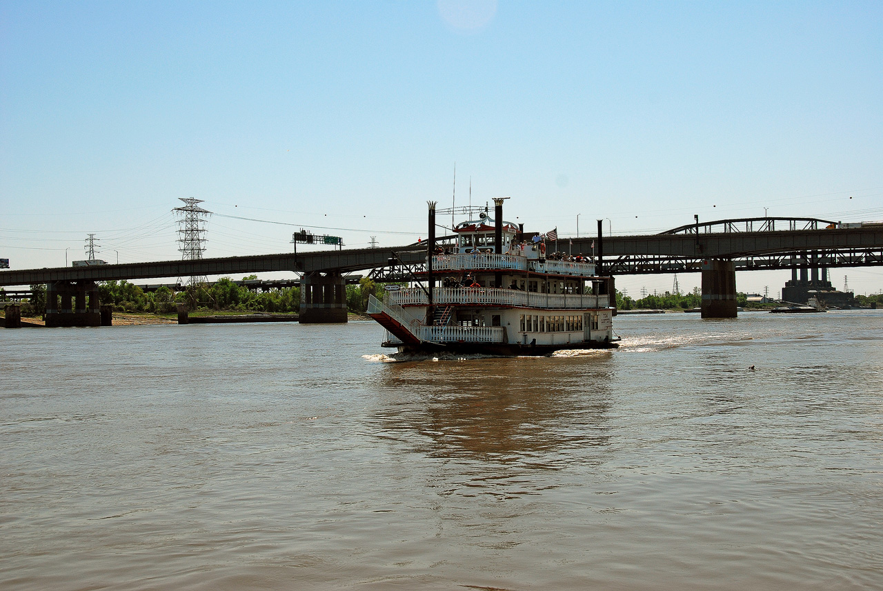 2012-04-09, 004, The River Boats, MO
