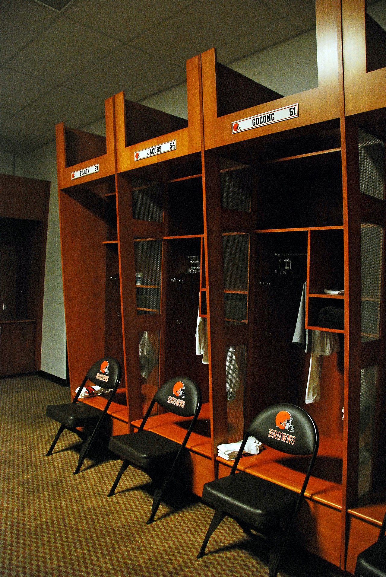 2012-04-27, 043, Home Team Lockers