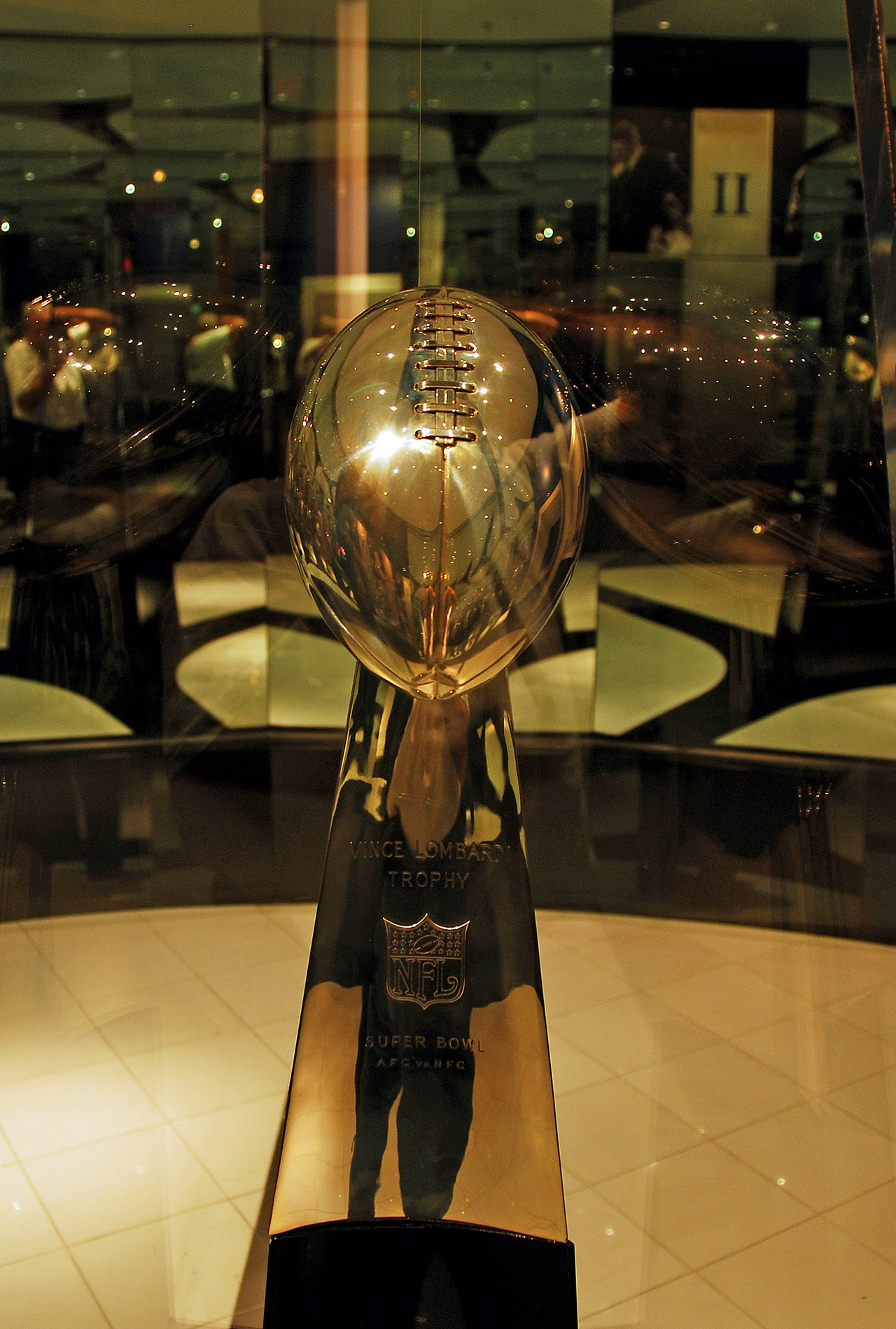 2012-04-23, 028, Superbowl Trophy