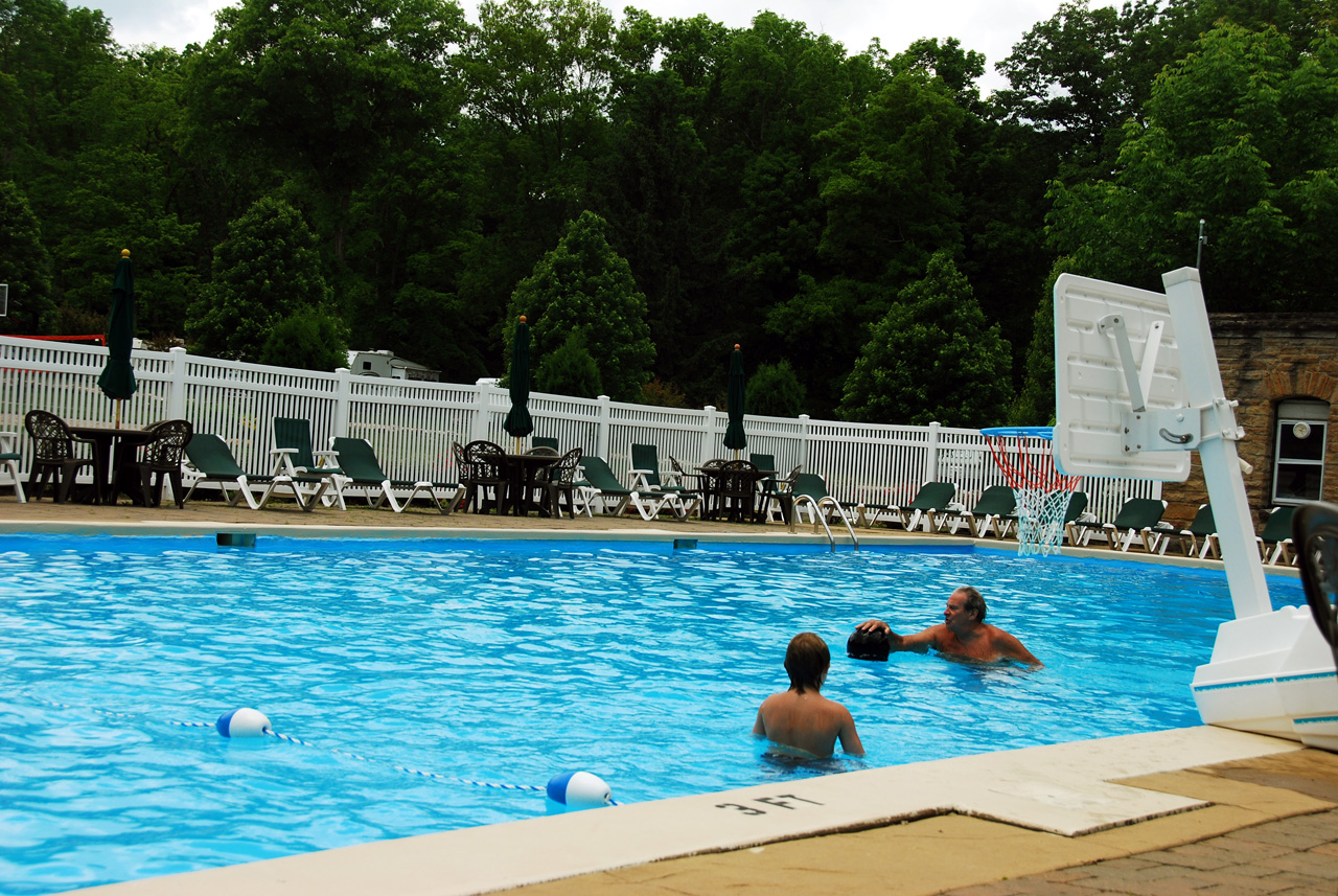 2012-05-31, 018, Pool Basketball