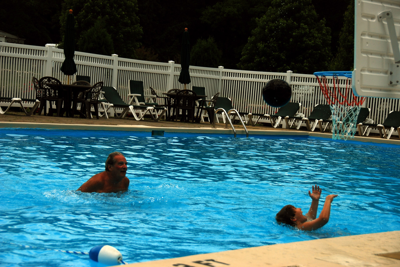 2012-05-31, 022, Pool Basketball