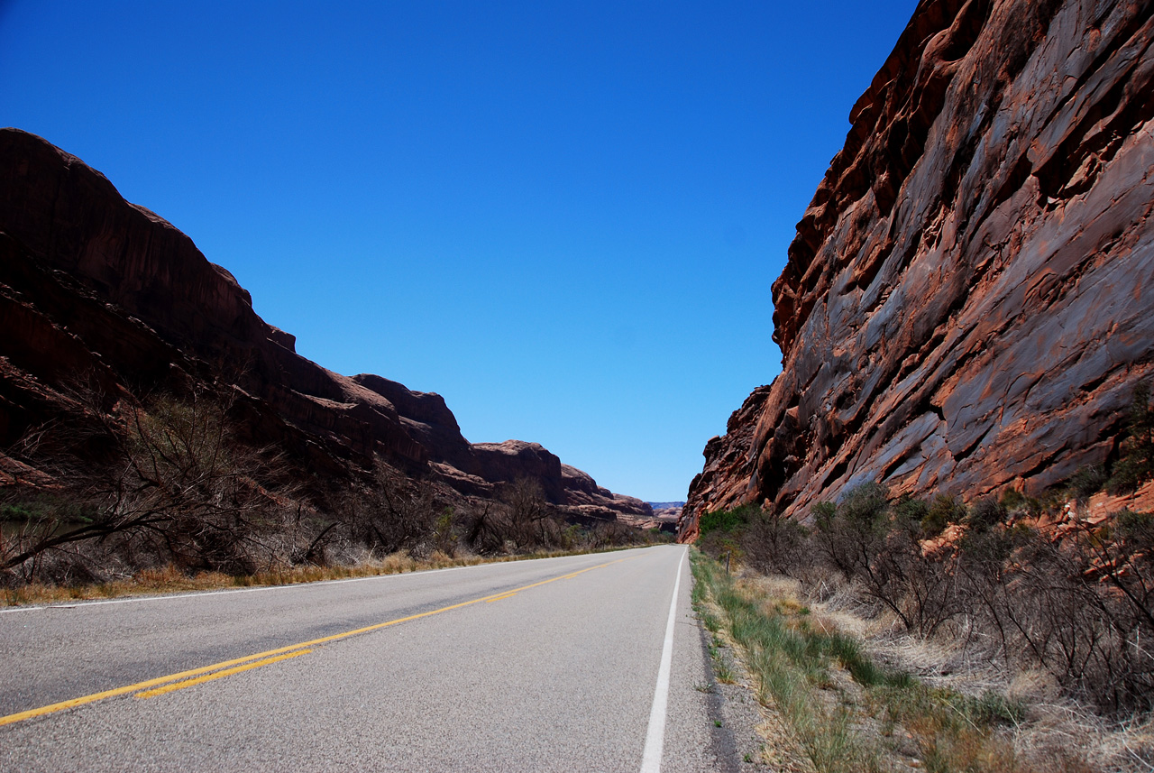 2013-06-08, 007, Along Rt 279 in UT