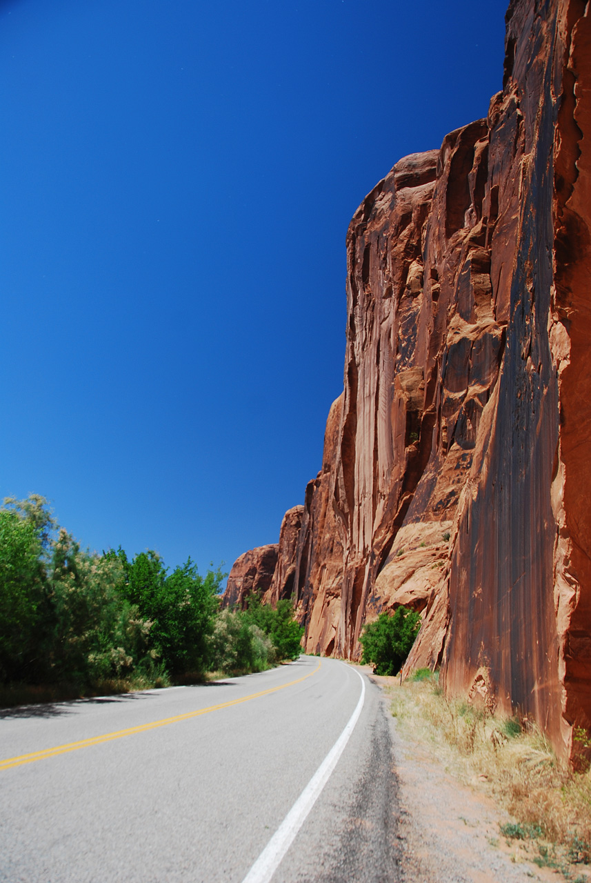 2013-06-08, 011, Along Rt 279 in UT