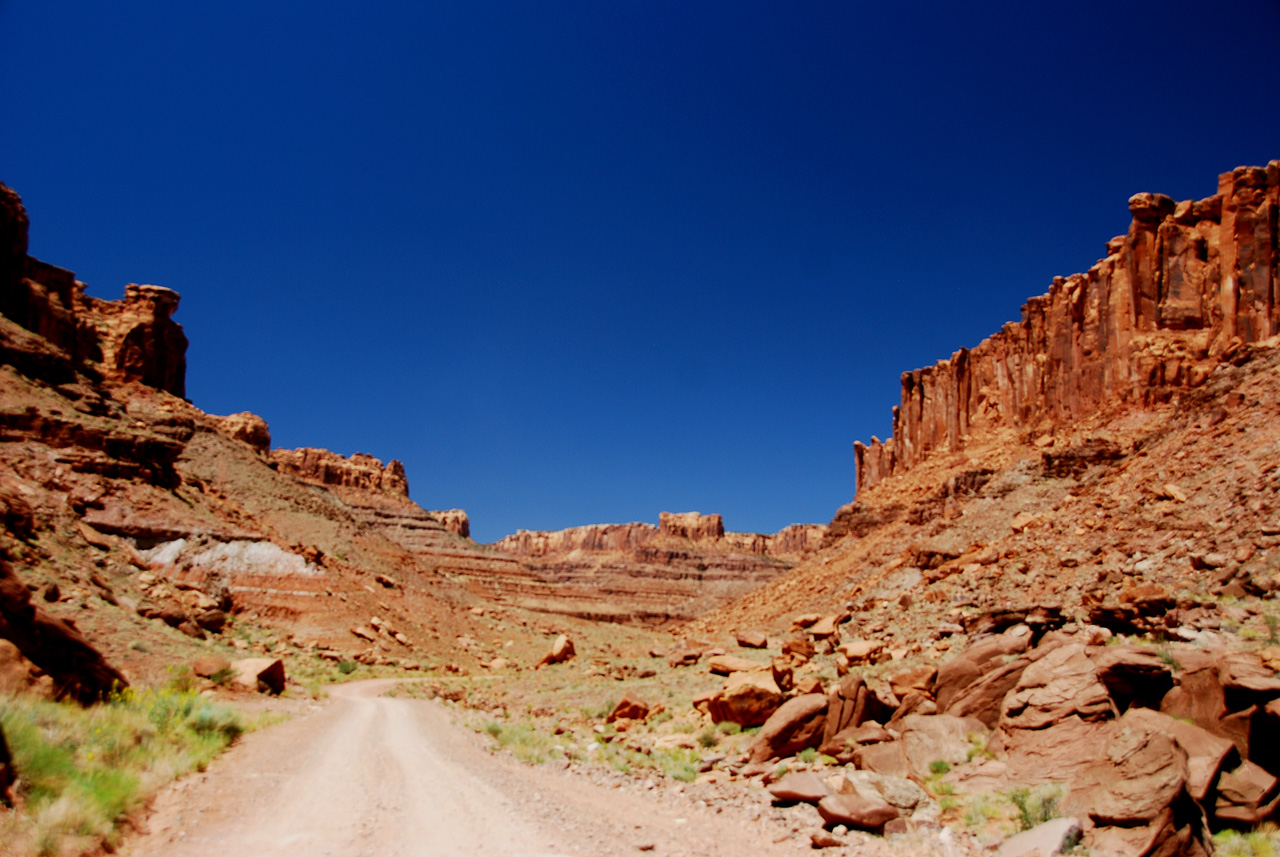 2013-06-08, 025, Along Rt 279 in UT