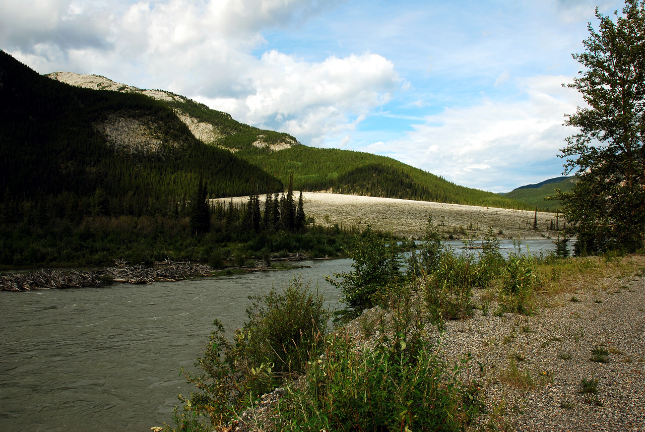 2013-07-28, 072, Alaskan Hwy Mile 0 - 496 BC, CA