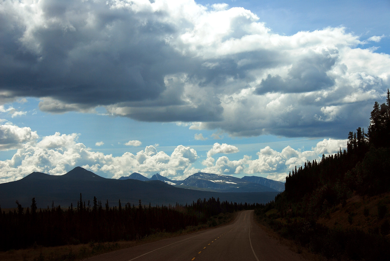 2013-07-29, 042, Alaskan Hwy Mile ... 981, BC-YT, CA