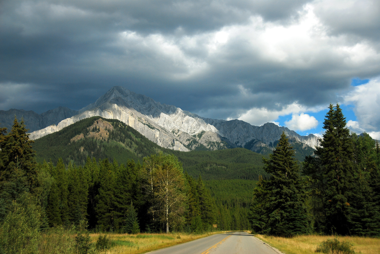 2013-08-19, 077, Along the 'Bow Valley Pkwy in Banff, AB
