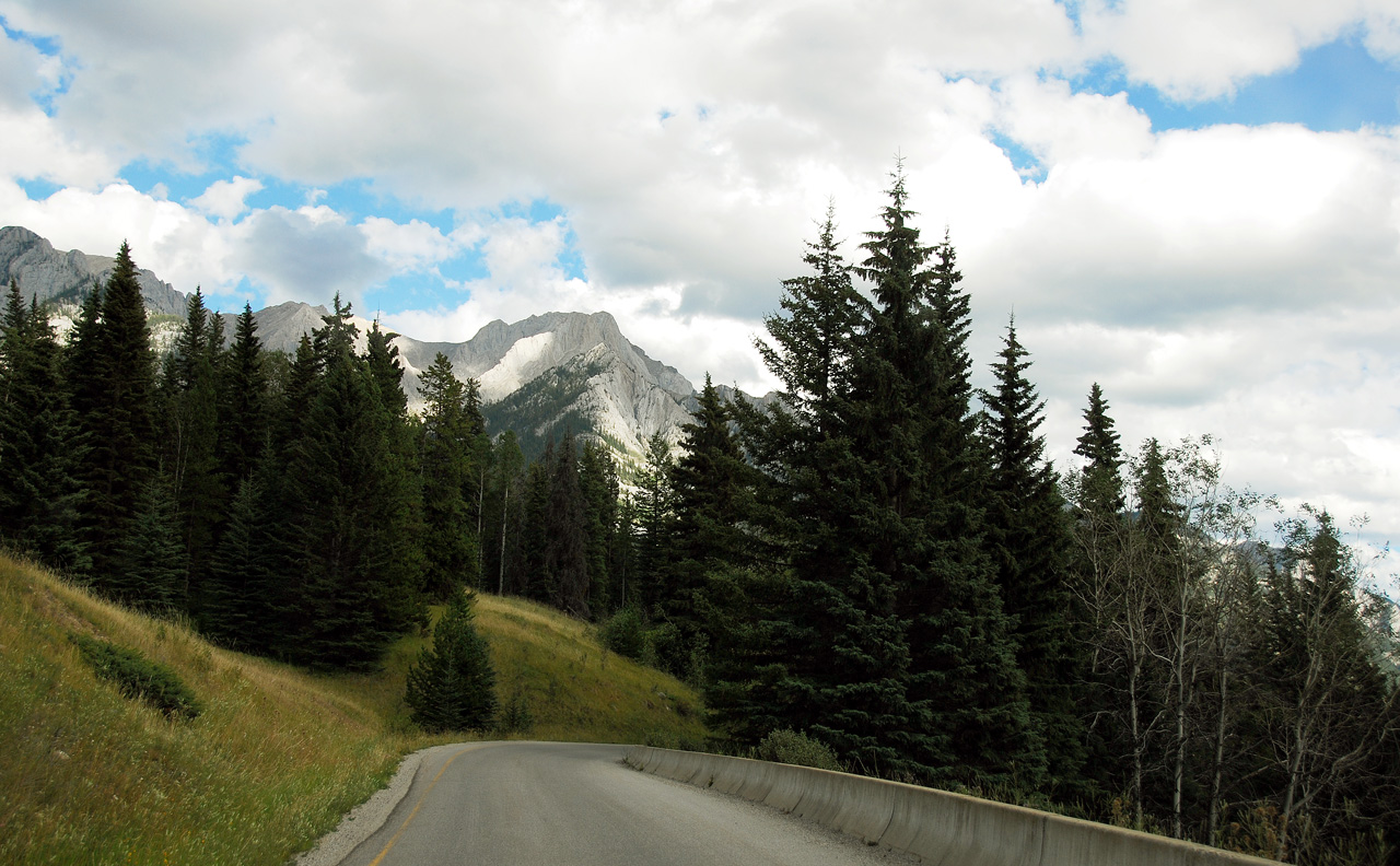 2013-08-19, 081, Along the 'Bow Valley Pkwy in Banff, AB