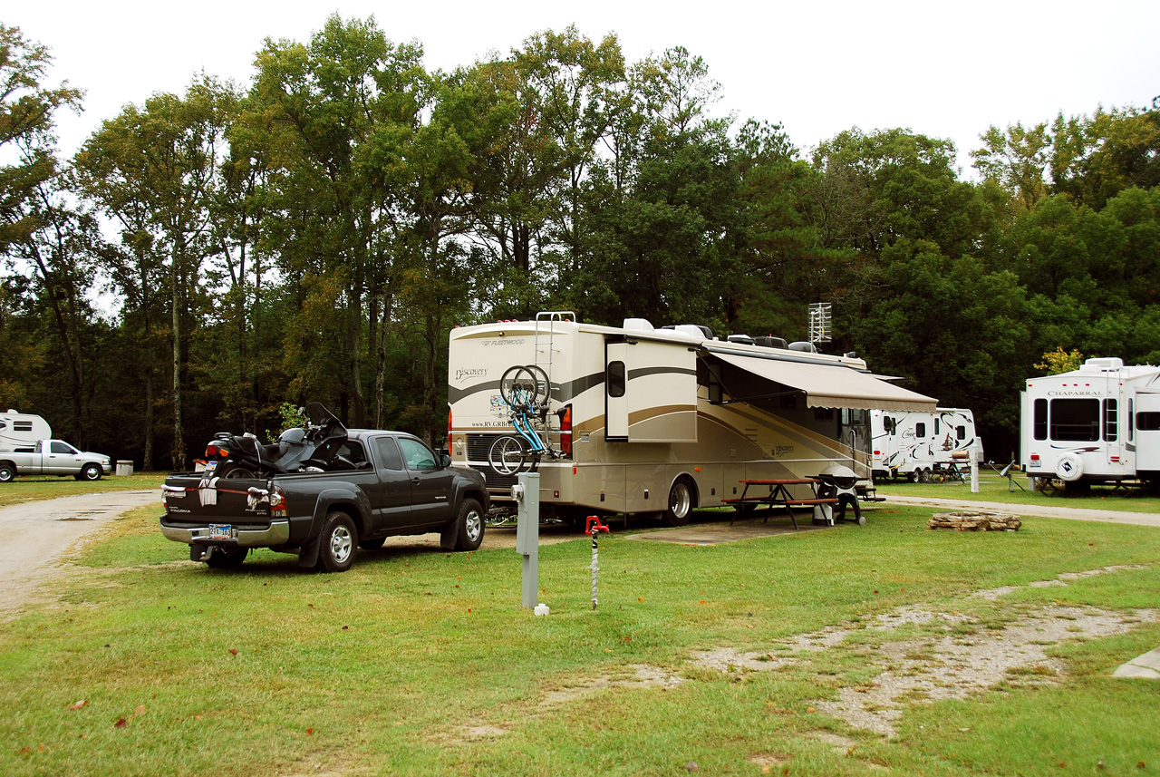 2013-10-11, 004, Kamper's Lodge CG, Wilson, NC