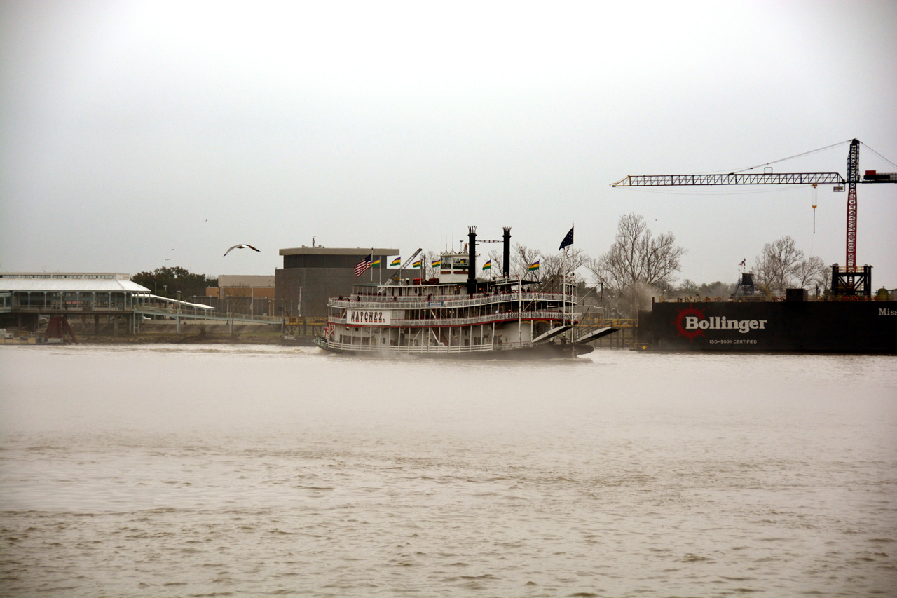 2014-02-25, 018, Paddle Wheeler on River, New Orleans, LA