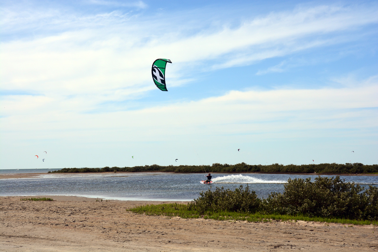 2014-04-09, 076, Kiting, S Padre Island, TX