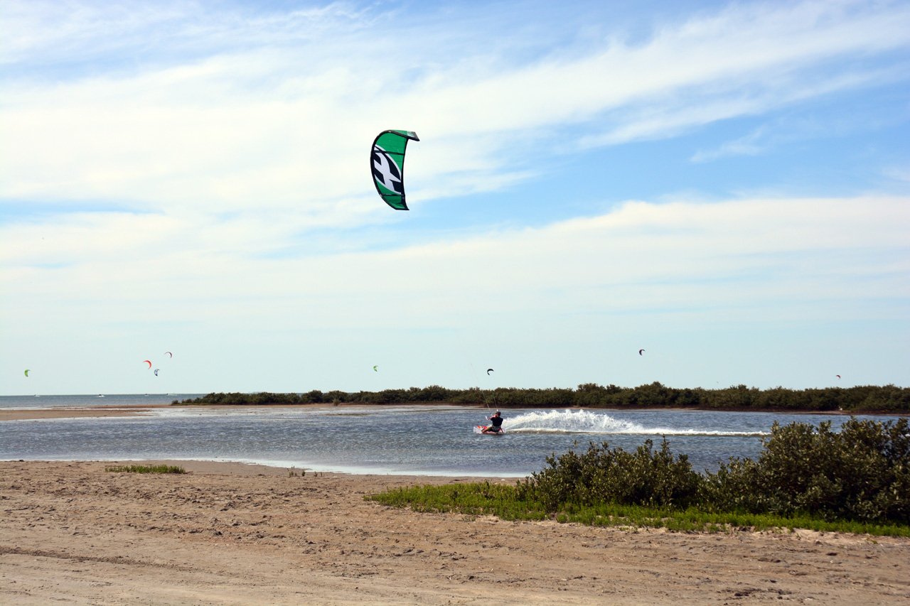 2014-04-09, 077, Kiting, S Padre Island, TX