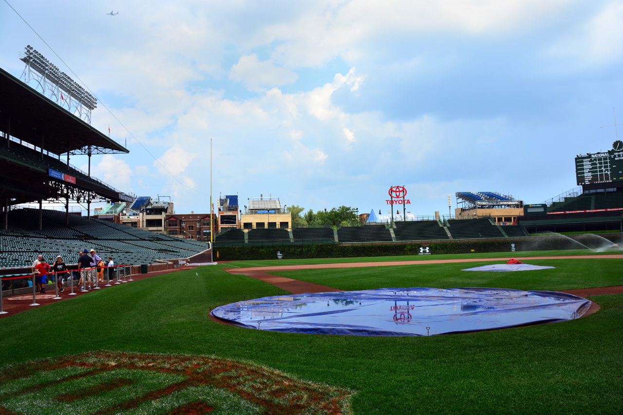 2014-08-03, 065, Wrigley Field, Field level