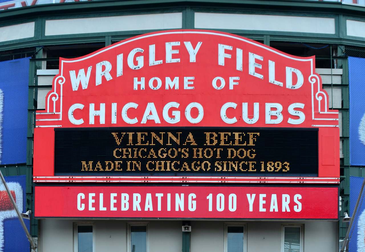 2014-08-03, 005, Wrigley Field, N Clark St