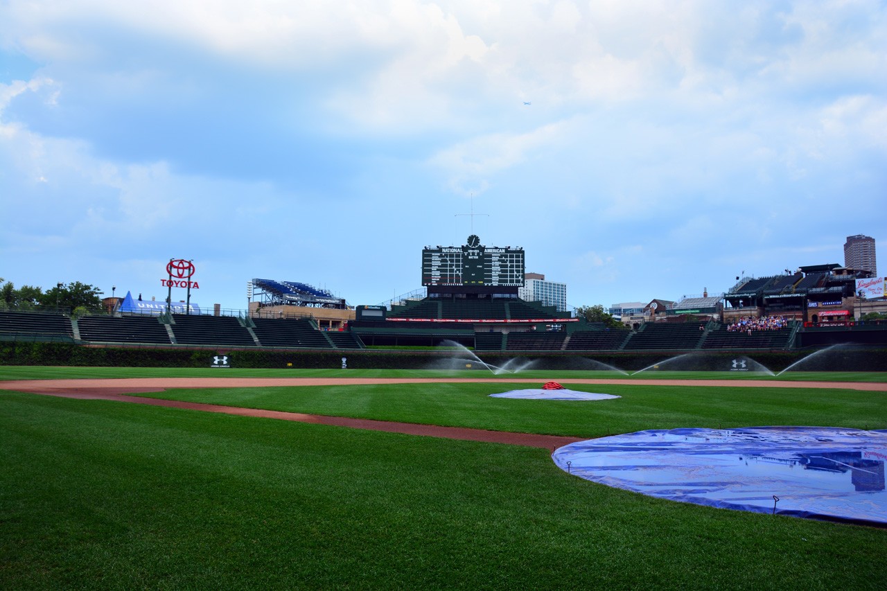 2014-08-03, 064, Wrigley Field, Field level