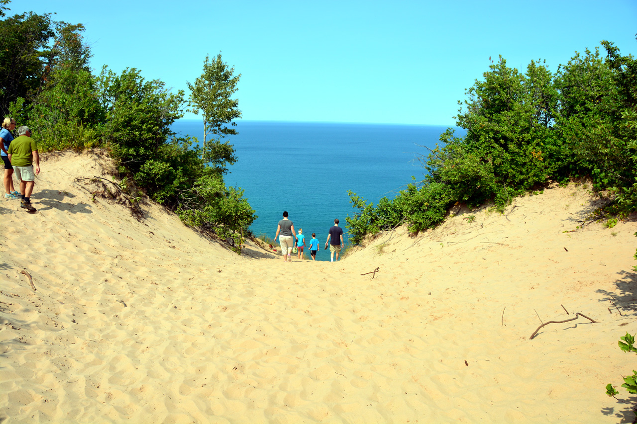 2014-08-15, 052, Log Slide, Pictured Rocks NS, MI