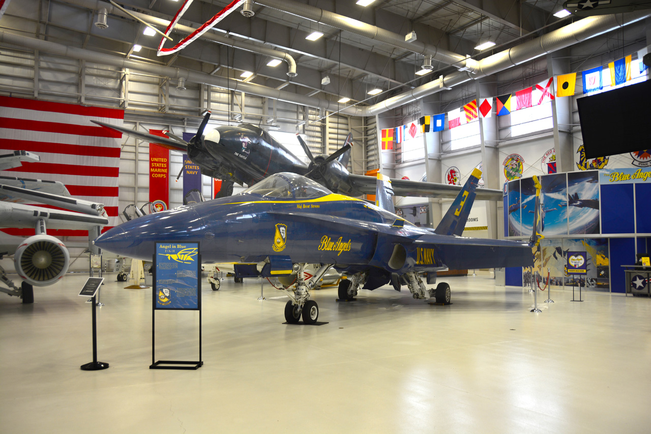 2014-11-05, 063, Blue Angels, Naval Aviation Museum