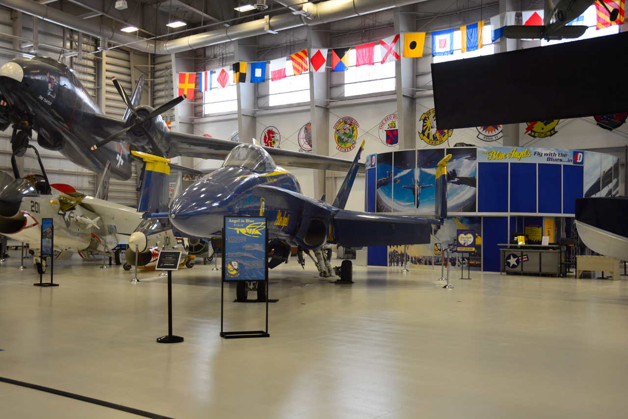 2014-11-05, 064, Blue Angels, Naval Aviation Museum