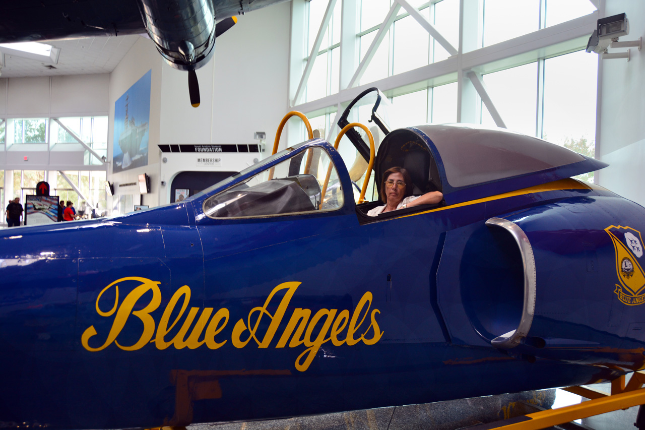 2014-11-05, 071, Blue Angels, Naval Aviation Museum