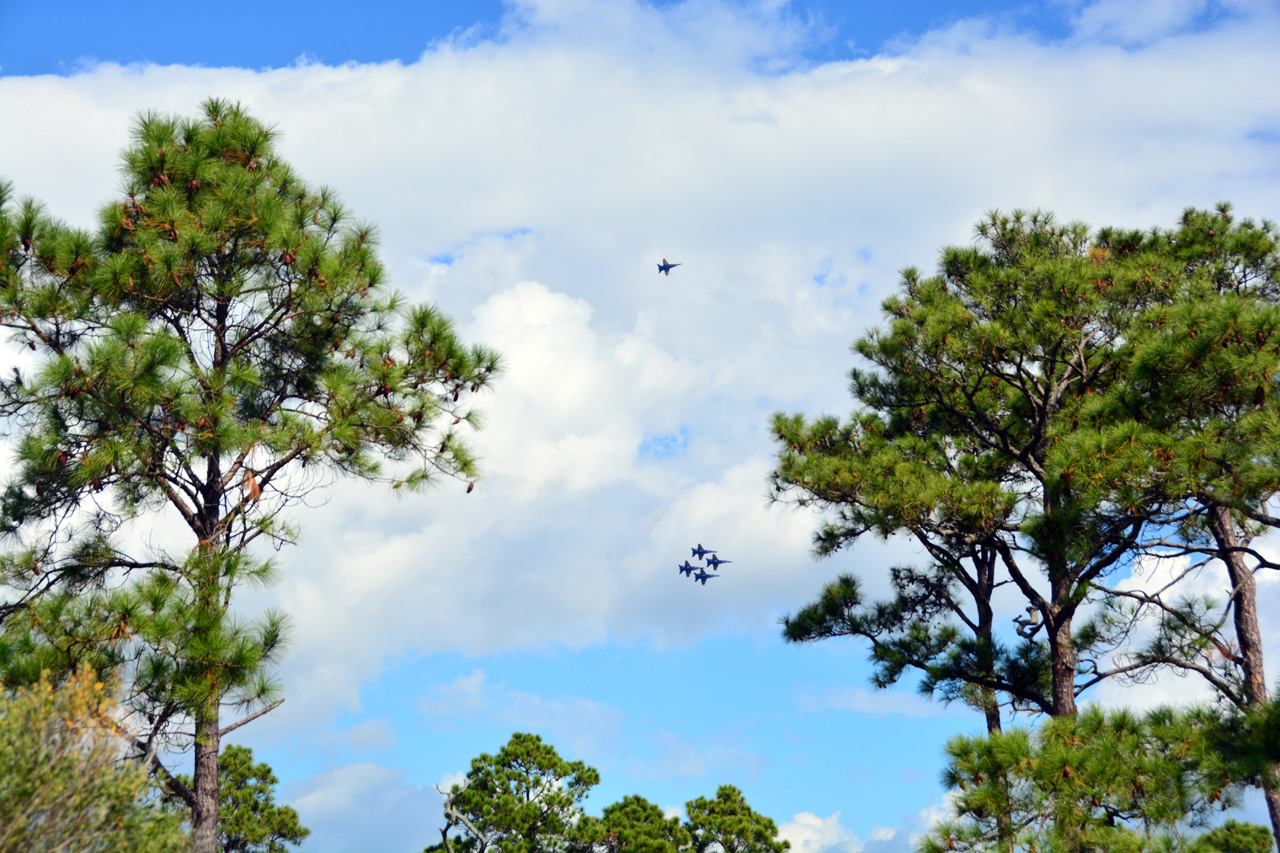 2014-10-29, 008, Blue Angels Practice Overhead