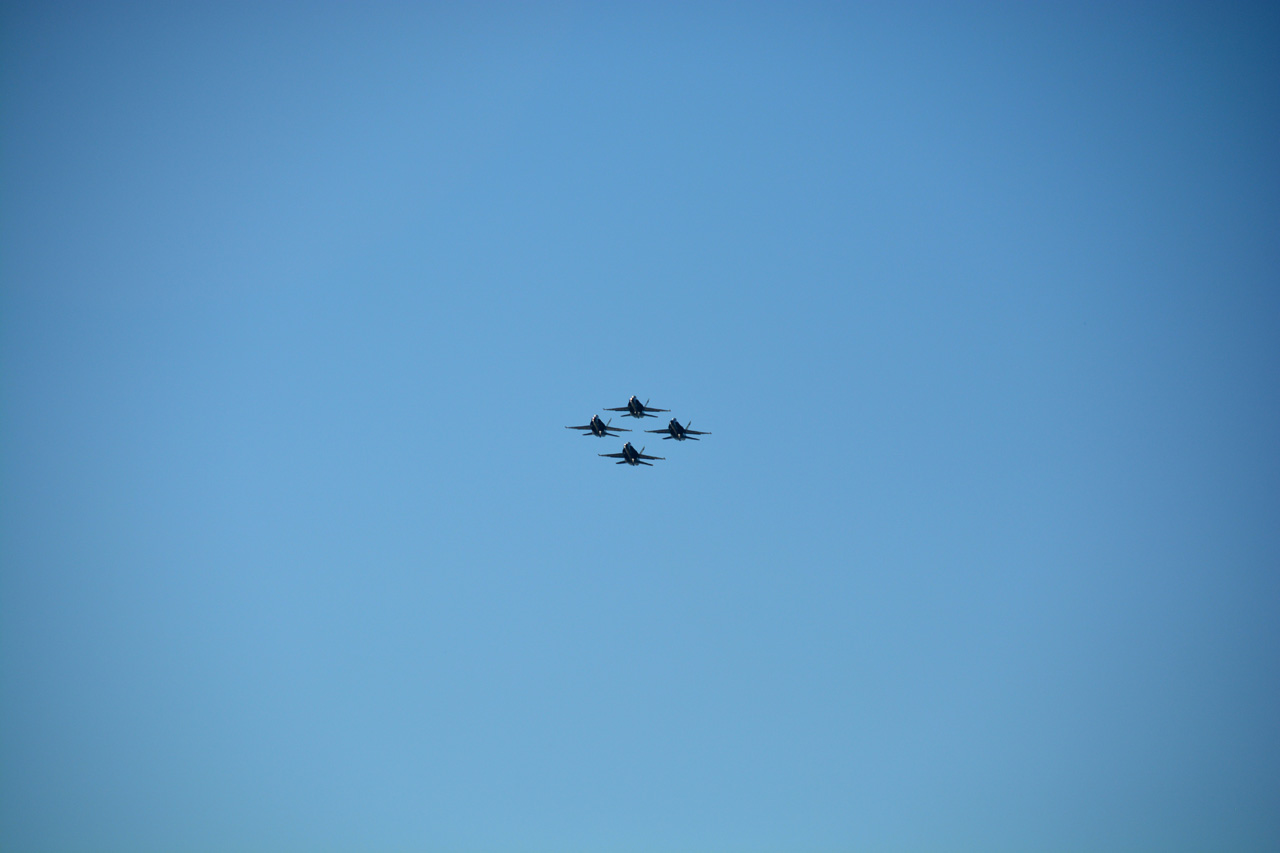 2014-11-09, 004, Blue Angels Overhead