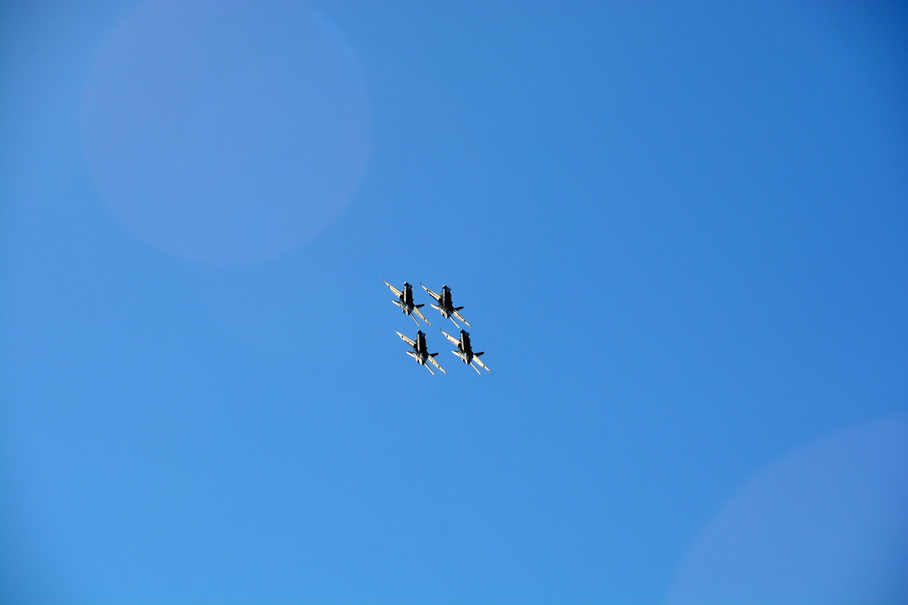 2014-11-09, 007, Blue Angels Overhead