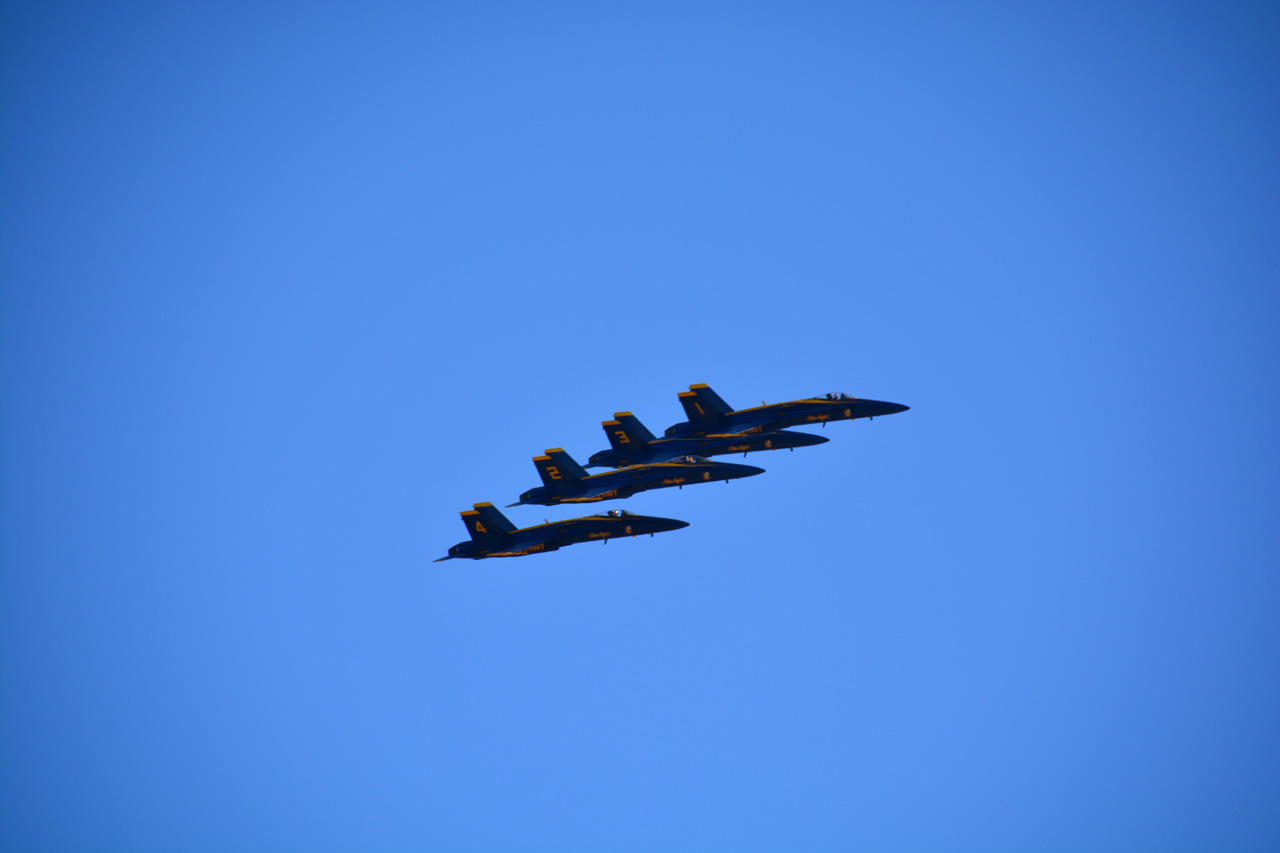 2014-11-09, 018, Blue Angels Overhead