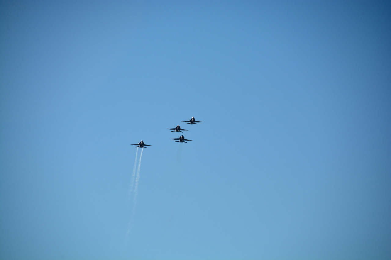 2014-11-09, 019, Blue Angels Overhead