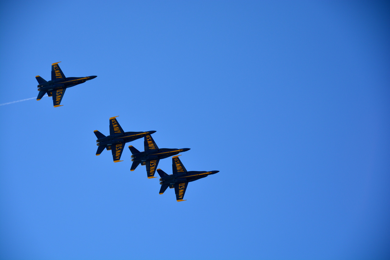 2014-11-09, 023, Blue Angels Overhead