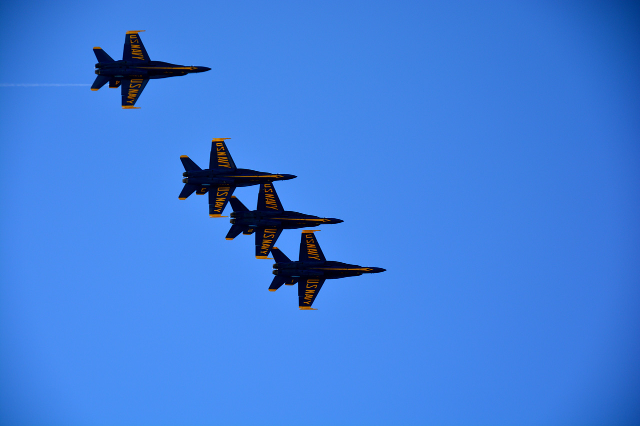 2014-11-09, 024, Blue Angels Overhead