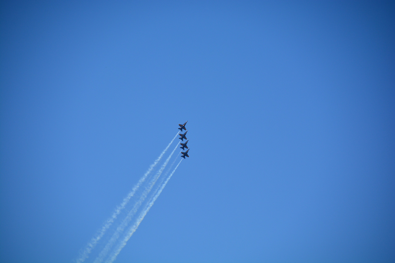 2014-11-09, 026, Blue Angels Overhead